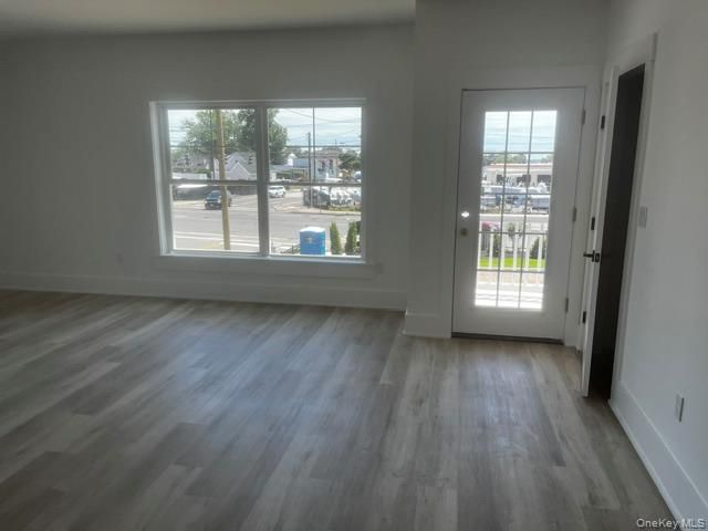 700 W Montauk Highway, Lindenhurst, NY 11757