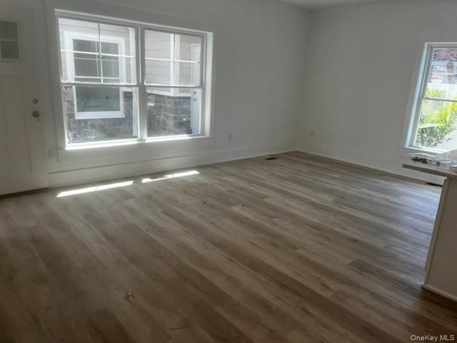 700 W Montauk Highway, Lindenhurst, NY 11757