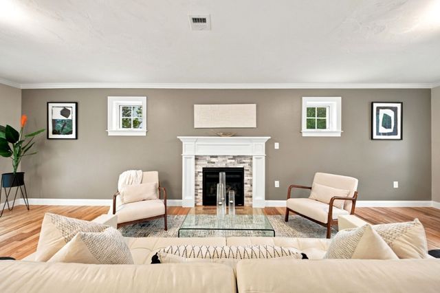 81 Sherrick Ave., Holbrook, MA 02343