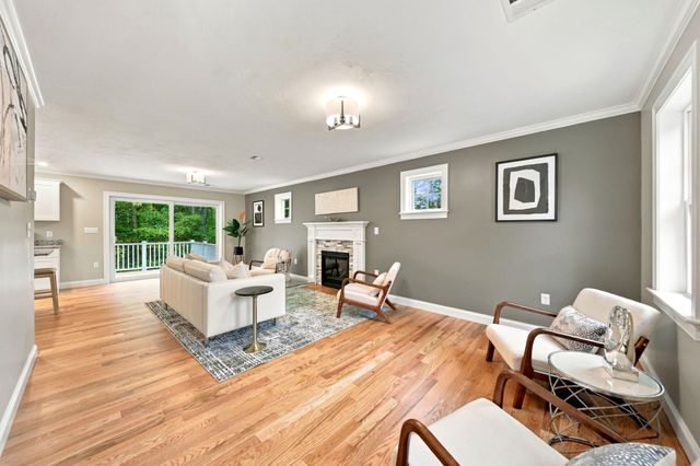 81 Sherrick Ave., Holbrook, MA 02343