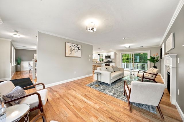 81 Sherrick Ave., Holbrook, MA 02343