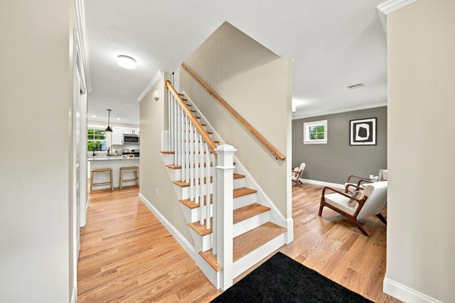 81 Sherrick Ave., Holbrook, MA 02343