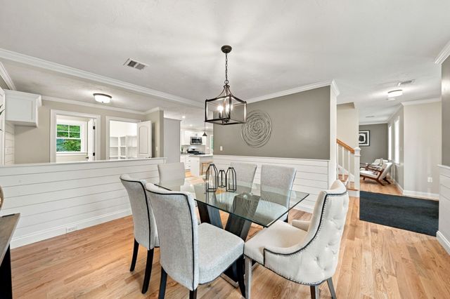 81 Sherrick Ave., Holbrook, MA 02343
