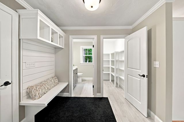 81 Sherrick Ave., Holbrook, MA 02343