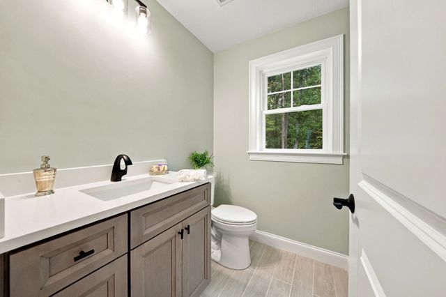 81 Sherrick Ave., Holbrook, MA 02343