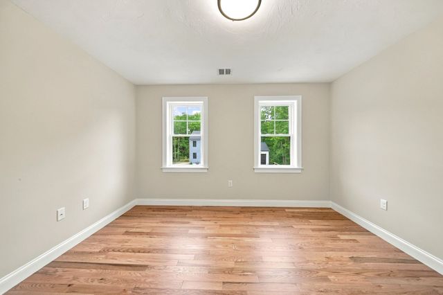 81 Sherrick Ave., Holbrook, MA 02343