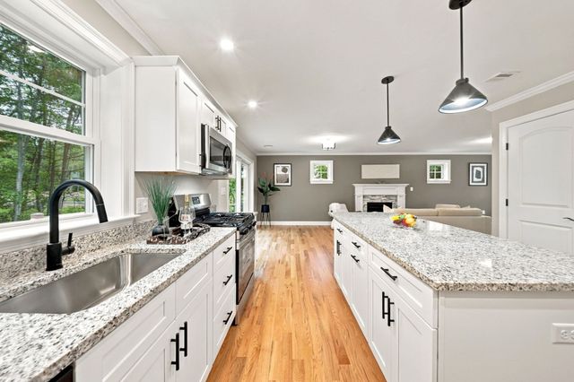 81 Sherrick Ave., Holbrook, MA 02343