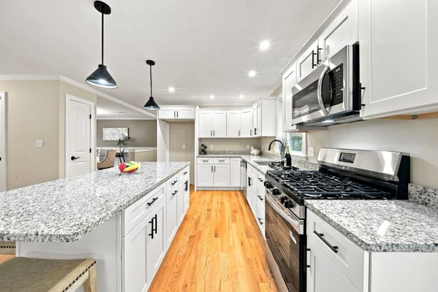 81 Sherrick Ave., Holbrook, MA 02343