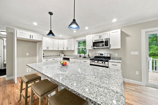 81 Sherrick Ave., Holbrook, MA 02343