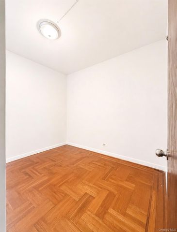 3338 Parsons Boulevard 5, Flushing, NY 11354
