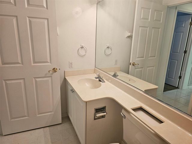4202 CADDIE DRIVE E 201, Bradenton, FL 34203