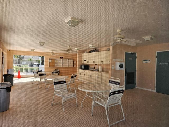 4202 CADDIE DRIVE E 201, Bradenton, FL 34203