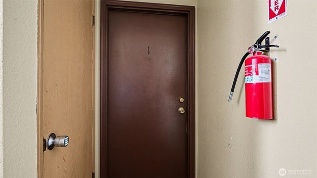 21636 29th Avenue S, Des Moines, WA 98198