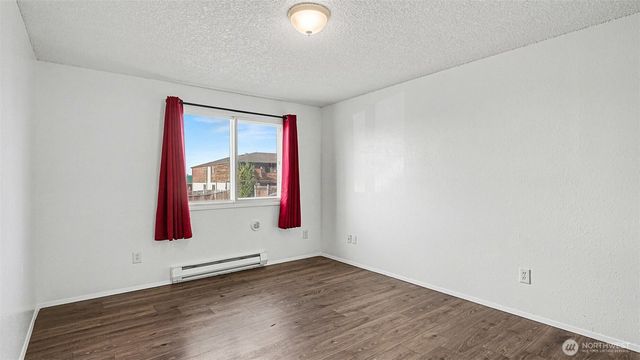 21636 29th Avenue S, Des Moines, WA 98198