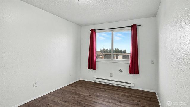 21636 29th Avenue S, Des Moines, WA 98198