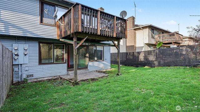 21636 29th Avenue S, Des Moines, WA 98198