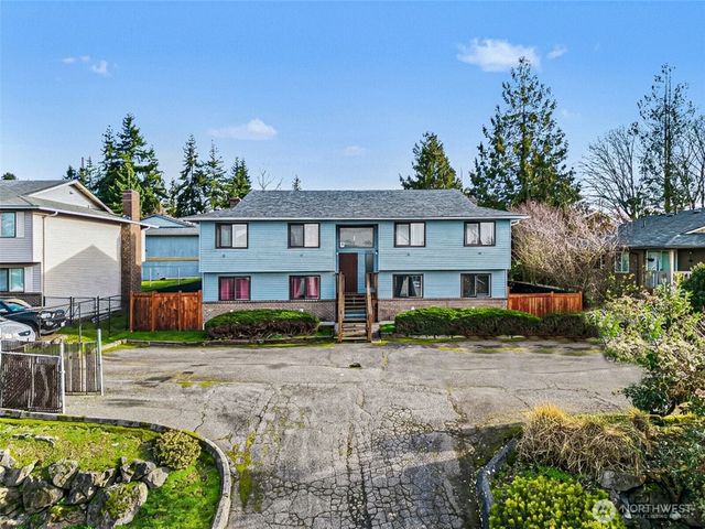 21636 29th Avenue S, Des Moines, WA 98198