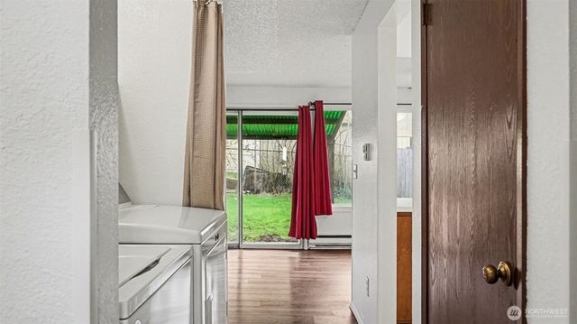 21636 29th Avenue S, Des Moines, WA 98198