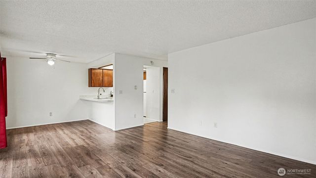 21636 29th Avenue S, Des Moines, WA 98198