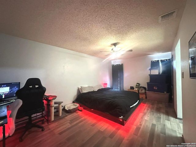 1027 Hickory Trail, San Antonio, TX 78245