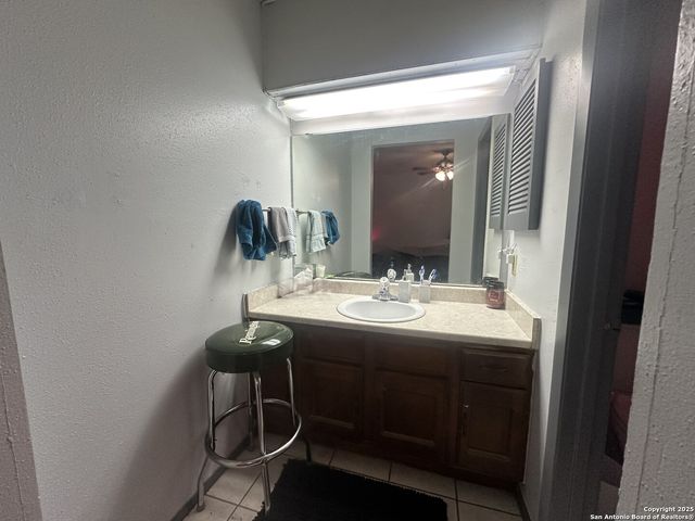 1027 Hickory Trail, San Antonio, TX 78245