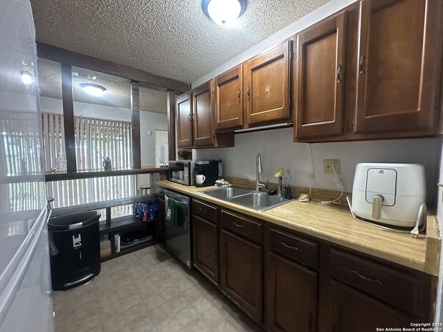 1027 Hickory Trail, San Antonio, TX 78245