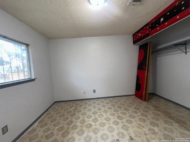 1027 Hickory Trail, San Antonio, TX 78245