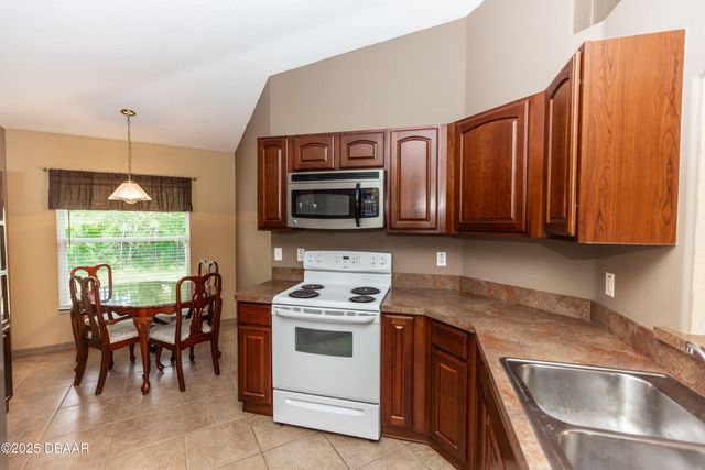 52 Seaton Valley Path, Palm Coast, FL 32164