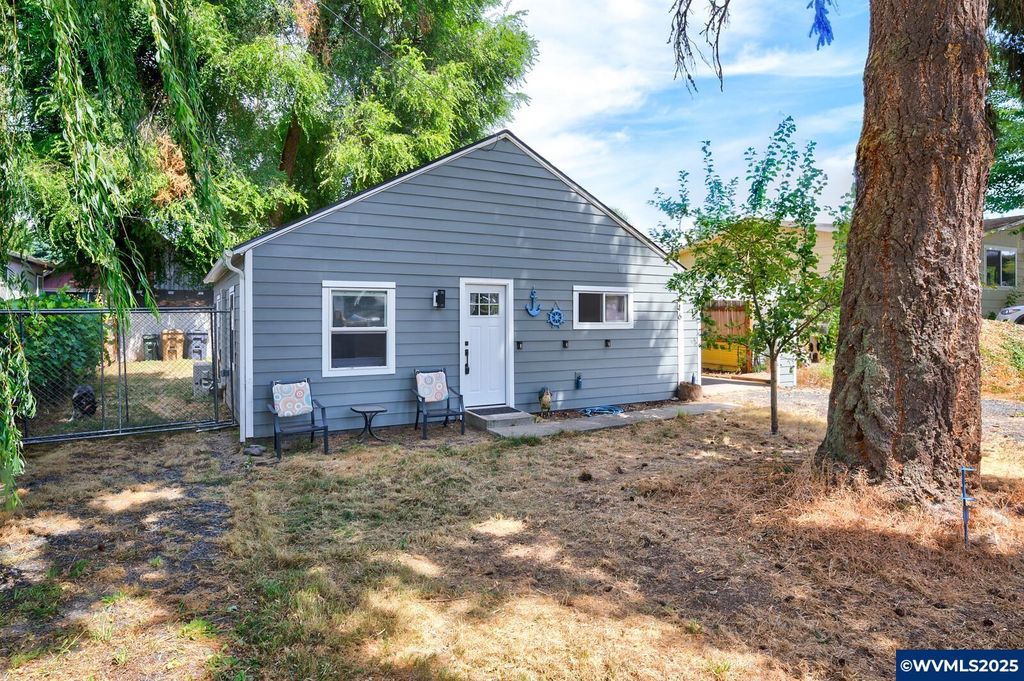 1116 Poplar Ln, Sweet Home, OR 97368