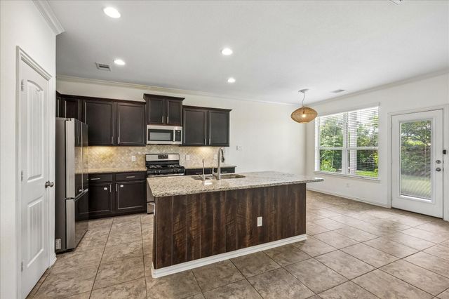 1826 Olive Pine Drive, Fresno, TX 77545
