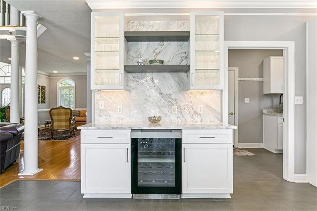 100 Fairway LN, Yorktown, VA 23693