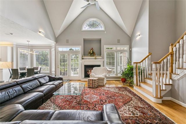 100 Fairway LN, Yorktown, VA 23693