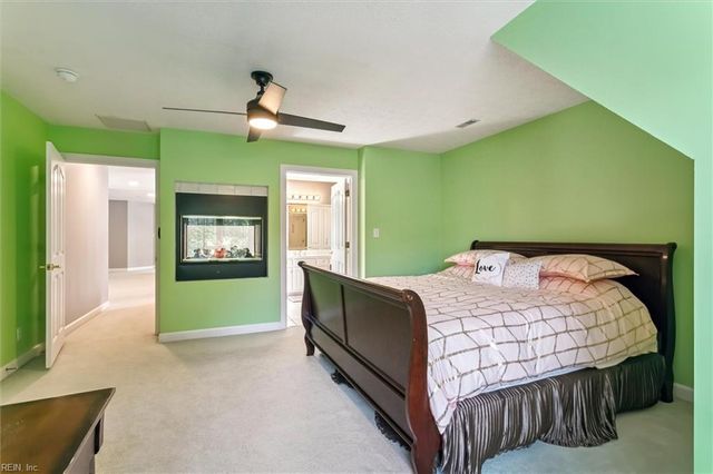 100 Fairway LN, Yorktown, VA 23693