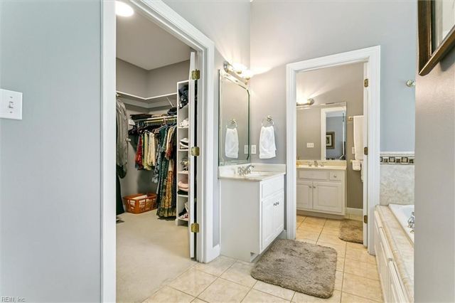 100 Fairway LN, Yorktown, VA 23693