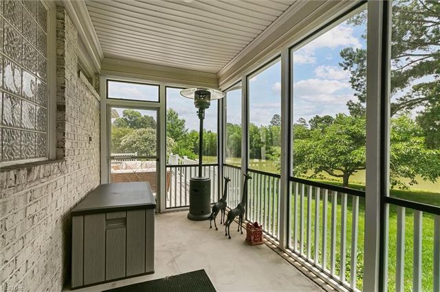100 Fairway LN, Yorktown, VA 23693