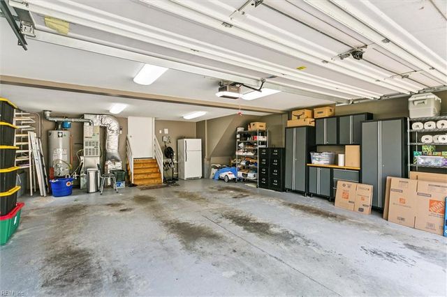 100 Fairway LN, Yorktown, VA 23693