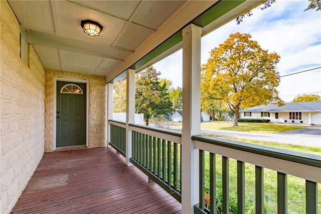 821 Monroe Street, Baldwin City, KS 66006