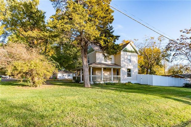 821 Monroe Street, Baldwin City, KS 66006