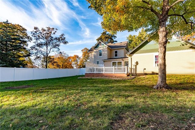 821 Monroe Street, Baldwin City, KS 66006