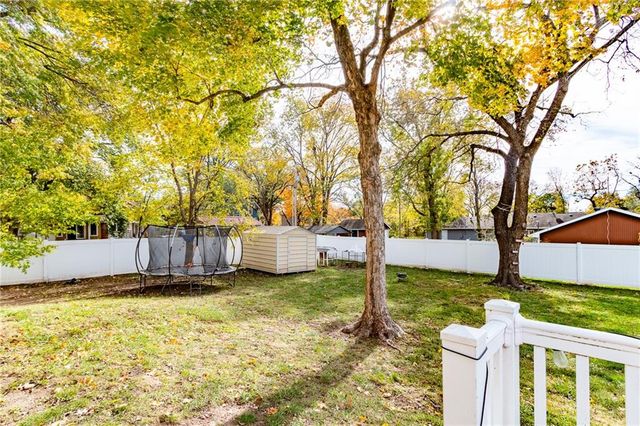 821 Monroe Street, Baldwin City, KS 66006