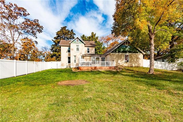 821 Monroe Street, Baldwin City, KS 66006