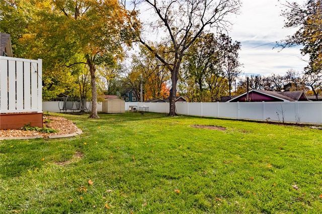 821 Monroe Street, Baldwin City, KS 66006