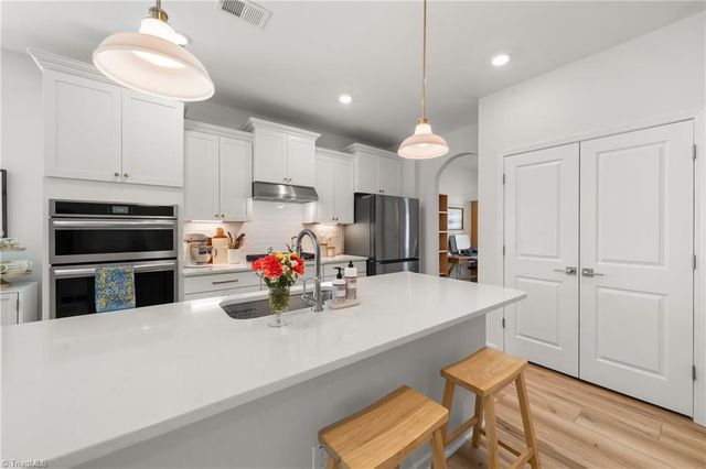 6130 Cirrus Lane, Clemmons, NC 27012