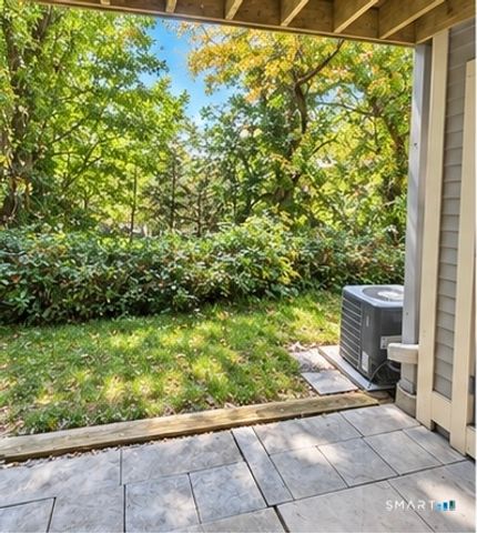 10 Manorwood Drive 10, Branford, CT 06405