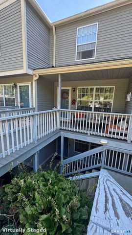 10 Manorwood Drive 10, Branford, CT 06405