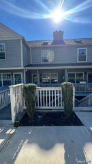 10 Manorwood Drive 10, Branford, CT 06405