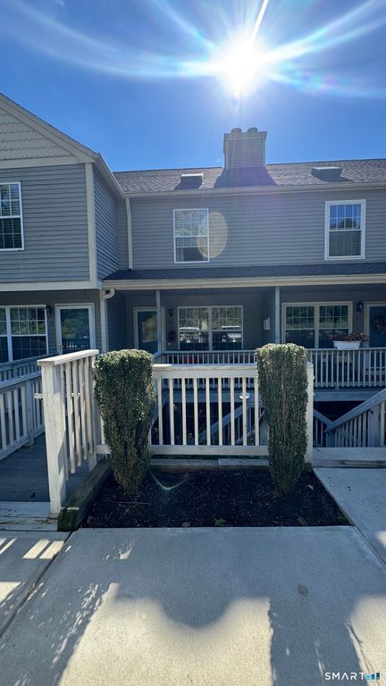 10 Manorwood Drive 10, Branford, CT 06405