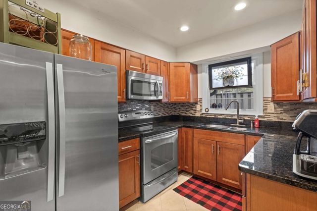 9 Vista Square NW, Atlanta, GA 30327