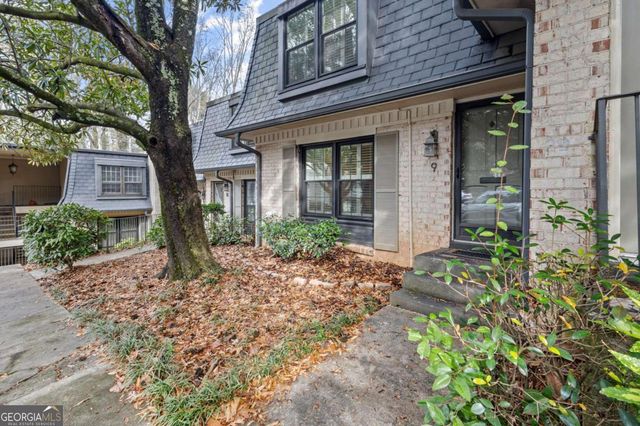 9 Vista Square NW, Atlanta, GA 30327