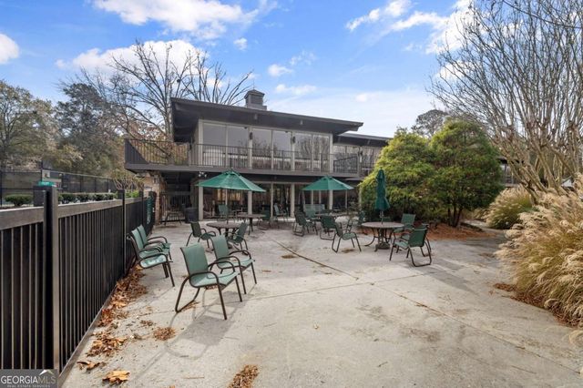 9 Vista Square NW, Atlanta, GA 30327